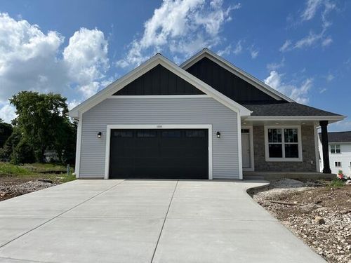 1039 Waterstone Court, Pewaukee, WI, 53072 | Card Image