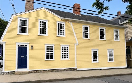 35 2nd St, Newport, RI, 02840-2412 | Card Image