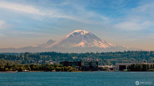 8246 E Mercer Way, Mercer Island, WA, 98040-5621 | Card Image