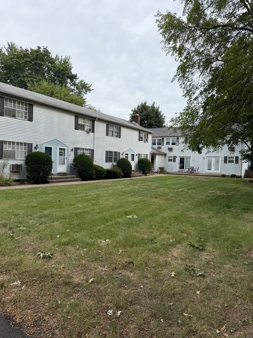 apt-e-633 Center St, Manchester, CT, 06040-3960 | Card Image