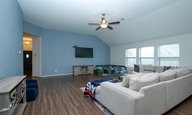 20202 Creekdale Bend Dr, House other with 3 bedrooms, 2 bathrooms and 2 parking in Cypress TX | Image 12