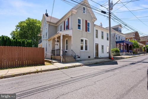 414 W Walnut St, KUTZTOWN, PA, 19530-1421 | Card Image