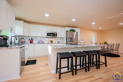 11933 S Topeka Ave, Carbondale, KS, 66414-9329 | Card Image