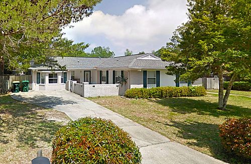 401 Crystal Ln, Niceville, FL, 32578-3510 | Card Image