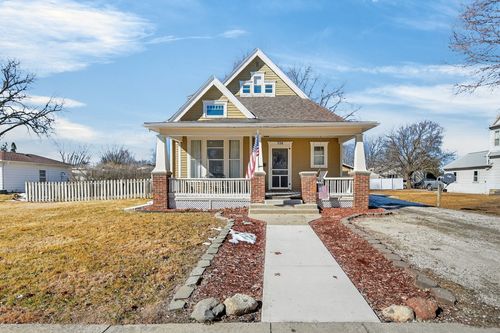 114 N 8th Ave, Winterset, IA, 50273-1707 | Card Image