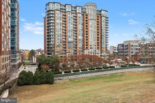 apt-807-8220 Crestwood Heights Dr, MCLEAN, VA, 22102-3132 | Card Image