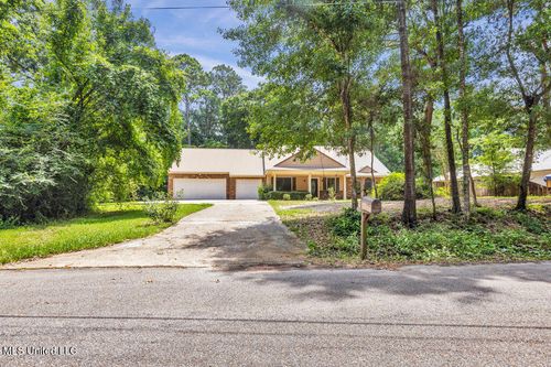 3516 N 5th St, Ocean Springs, MS, 39564-7622 | Card Image