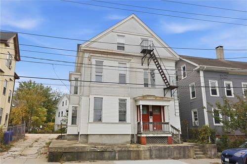 480 Smith St, Providence, RI, 02908-4307 | Card Image