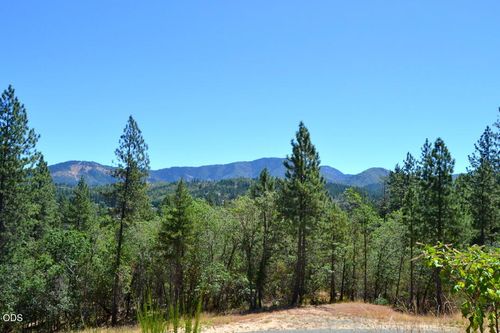 2030 Sylvan Drive, Grants Pass, OR, 97527 | Card Image