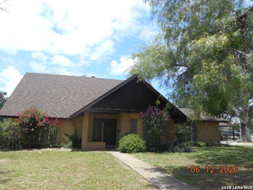 412 Chaparral, Pleasanton, TX, 78064-3908 | Card Image