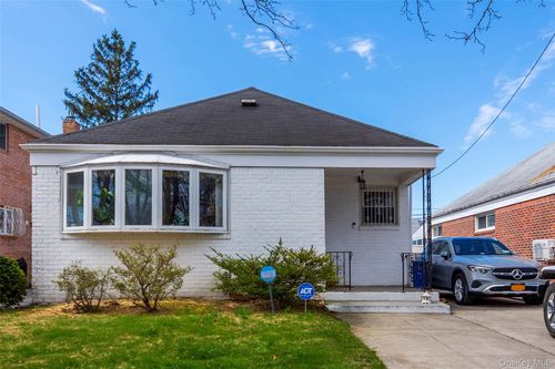 5312 Clearview Expy, Oakland Gardens, NY, 11364-1707 | Card Image