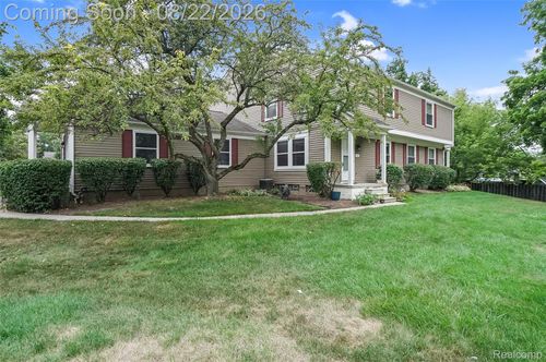 385 Neptune Dr, Walled Lake, MI, 48390-3664 | Card Image