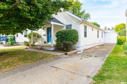 2111 W Laura Ave, West Peoria, IL, 61604-5145 | Card Image