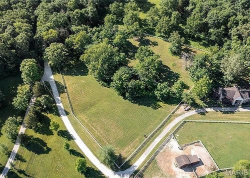 18324 Pinhook Hollow Dr, Wildwood, MO, 63069-3315 | Card Image