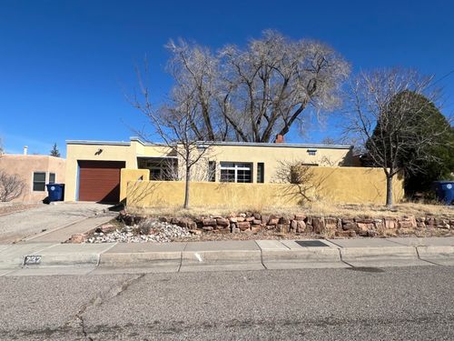 732 Loma Vista Dr Ne, Albuquerque, NM, 87106-1944 | Card Image