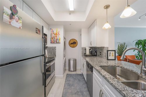 apt-312-2000 N Bayshore Dr, Miami, FL, 33137-5115 | Card Image