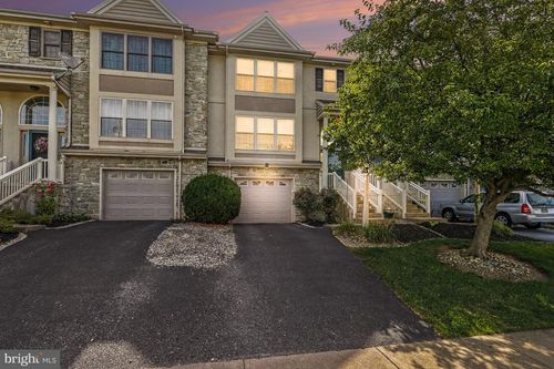 634 Lausch Ln, LANCASTER, PA, 17601-3002 | Card Image