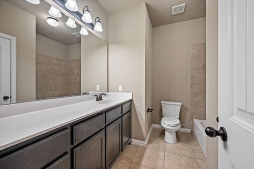 282 Heather Ln, Decatur, TX, 76234-6877 | Card Image