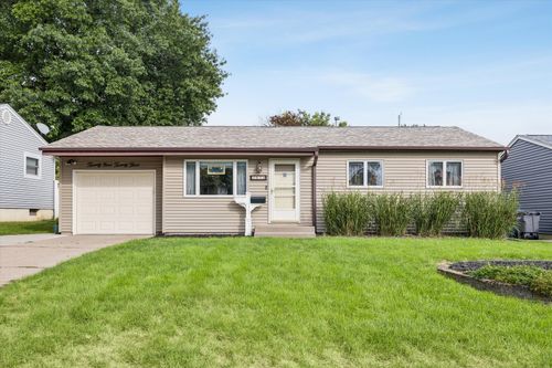 2923 Cypress Dr, Bettendorf, IA, 52722-2911 | Card Image