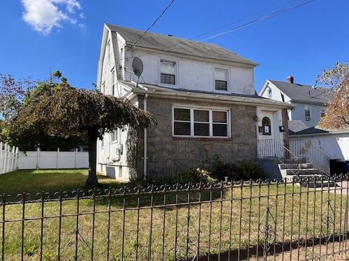 100 210th St, Queens Village, NY, 11429-1045 | Card Image