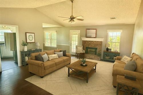 211 Lucas Way, Statham, GA, 30666-2463 | Card Image