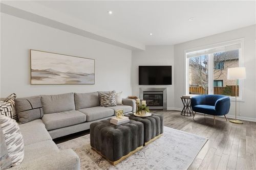 2267 Whistling Springs Cres, Oakville, ON, L6M5G5 | Card Image