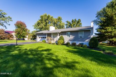 63 Michaels Drive, House other with 3 bedrooms, 2 bathrooms and null parking in Hollidaysburg PA | Image 2