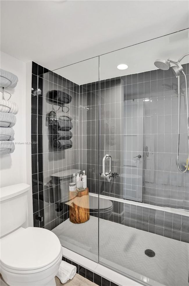 APT-403 - 1340 Ocean Blvd, Condo with 2 bedrooms, 2 bathrooms and null parking in Pompano Beach FL | Image 40