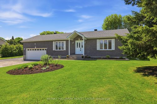 2740 Lockwood Lane, Cumberland, ON, K4C1B6 | Card Image