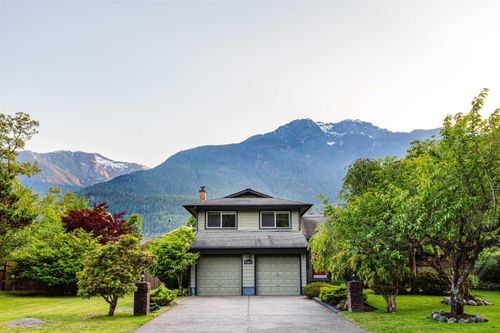 41497 Meadow Ave, Brackendale, BC, V0N1H0 | Card Image