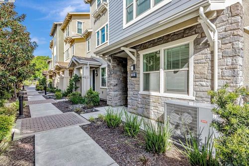 123 Branta Cmn, Fremont, CA, 94539-3086 | Card Image