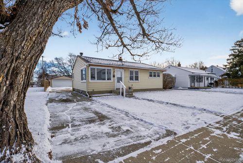 26740 Nieman St, Roseville, MI, 48066-3426 | Card Image