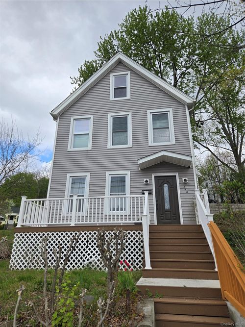 146 Smith St, Poughkeepsie, NY, 12601-2117 | Card Image