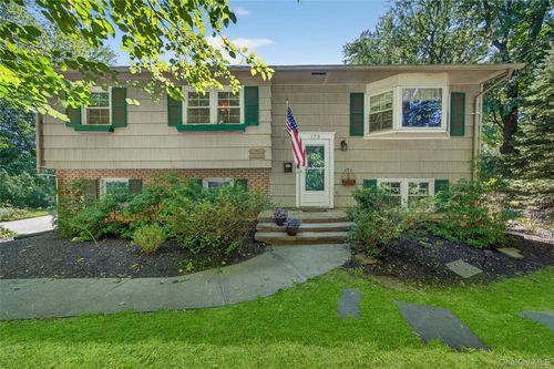 173 Oak Tree Rd, Tappan, NY, 10983-2811 | Card Image