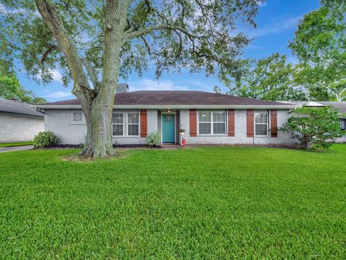 16714 Hibiscus Ln, Friendswood, TX, 77546-4205 | Card Image