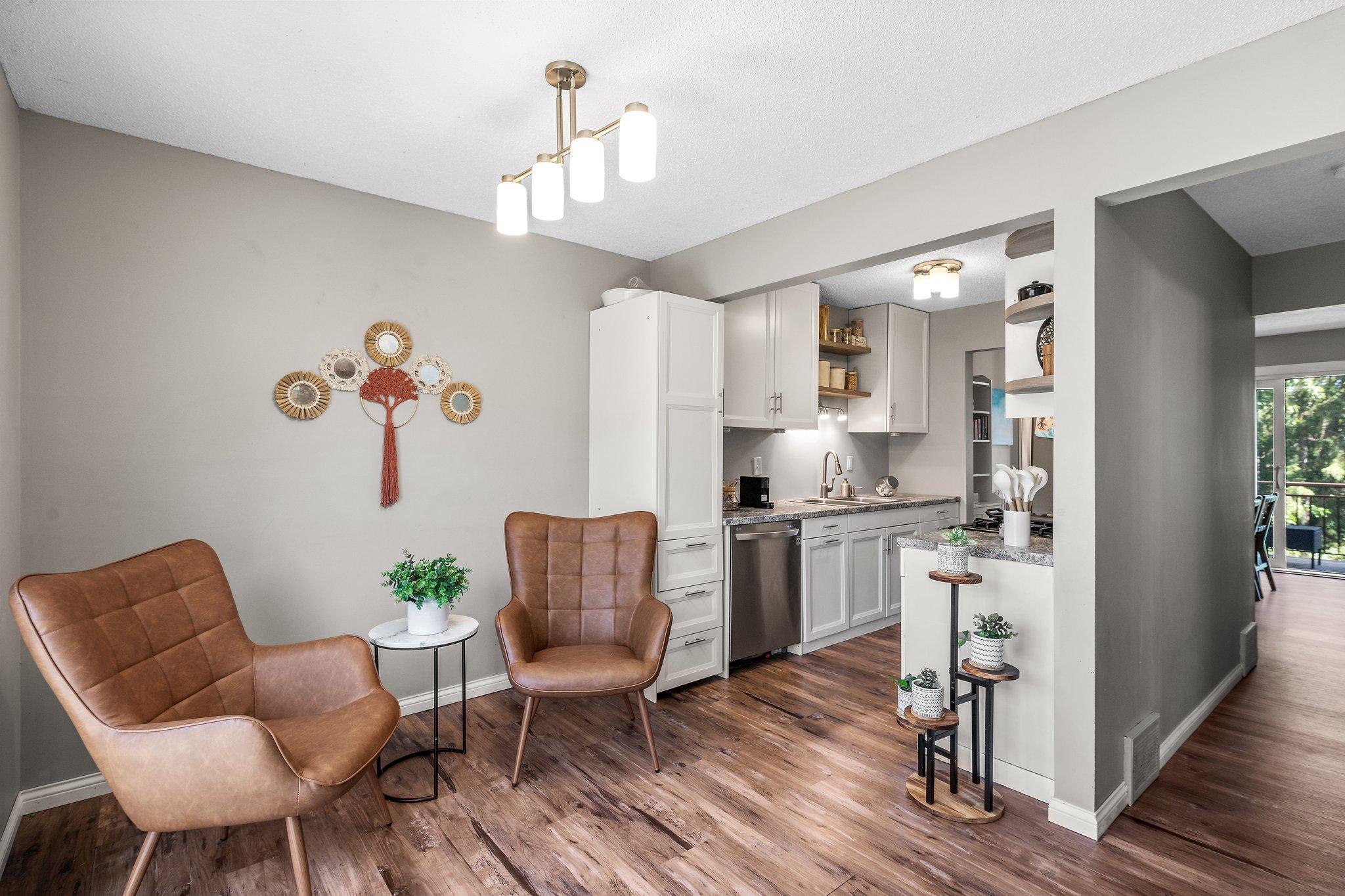 Heather Hills Dr, Burnsville, MN 55337