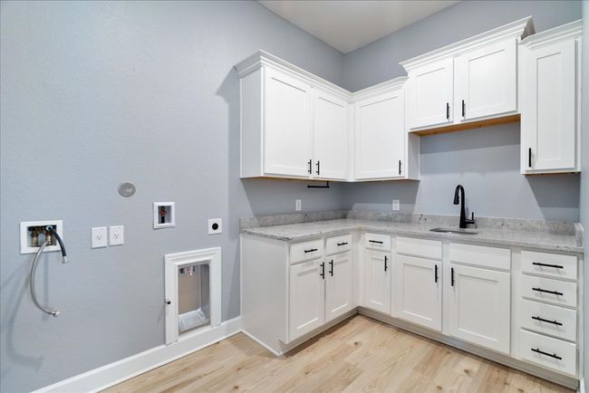 17208 Howdy Way, House other with 4 bedrooms, 3 bathrooms and 4 parking in Manor TX | Image 36