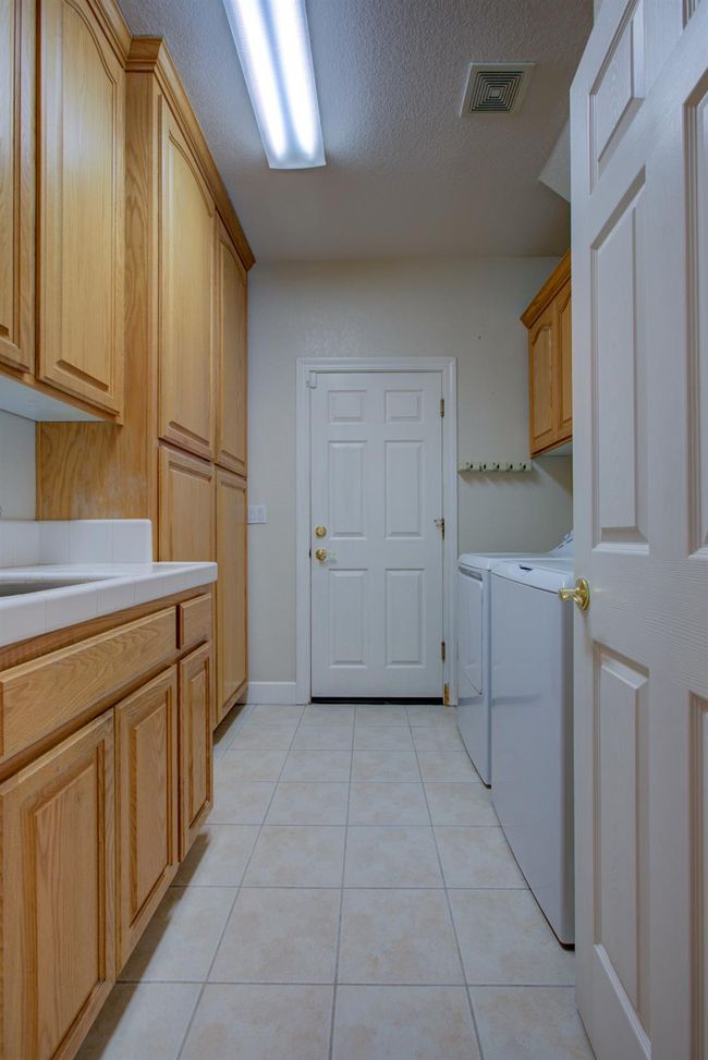 1073 Spring Meadow Drive, House other with 5 bedrooms, 3 bathrooms and null parking in Manteca CA | Image 33