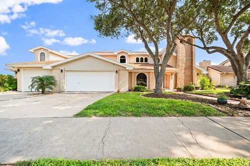 912 Waterview St, Portland, TX, 78374-2223 | Card Image