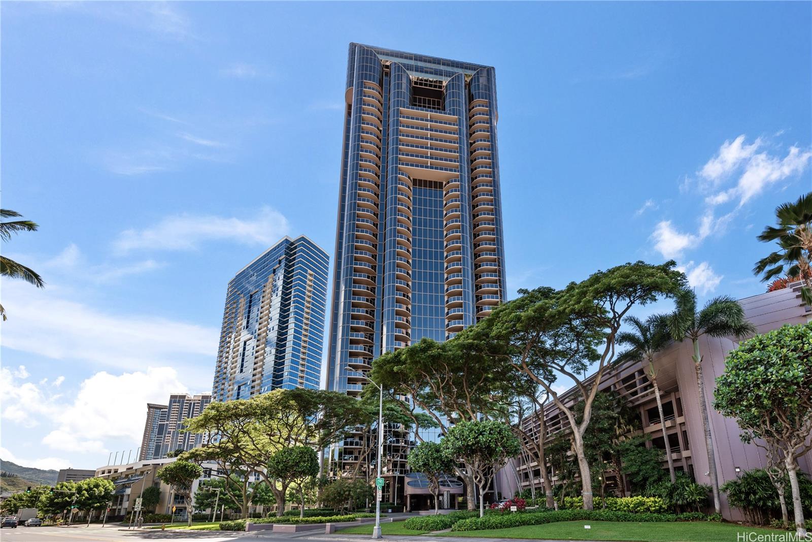South St, Honolulu, HI 96813