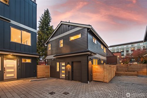 316 N 84th St, Seattle, WA, 98103-4220 | Card Image