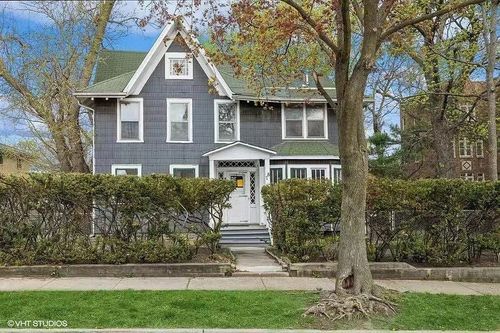 78 Pine Ave, Riverside, IL, 60546-2179 | Card Image