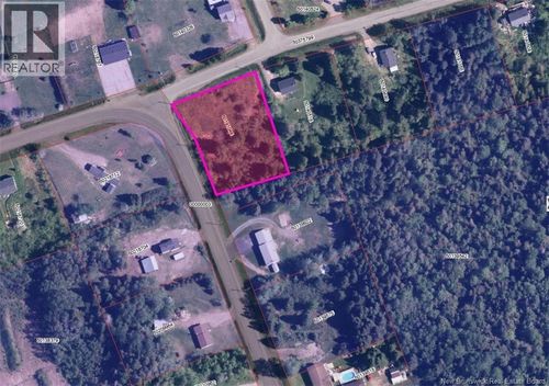 16 Leonard St, Dundee, NB, E8E1W7 | Card Image