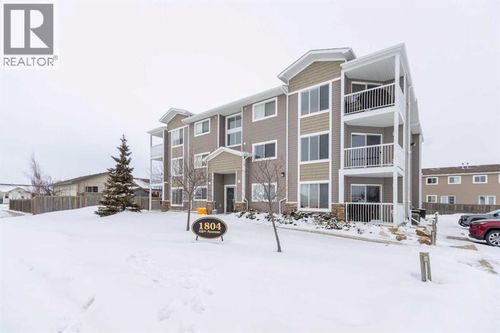 1804 48 Ave, Lloydminster, SK, S9V1K2 | Card Image