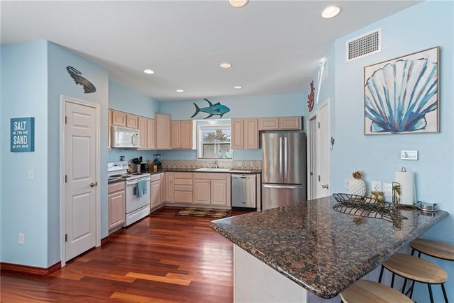 207 S 2 Nd St, House other with 4 bedrooms, 3 bathrooms and 6 parking in Rockport TX | Image 10