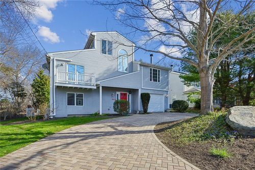 94 Spindrift St, Jamestown, RI, 02835-3039 | Card Image