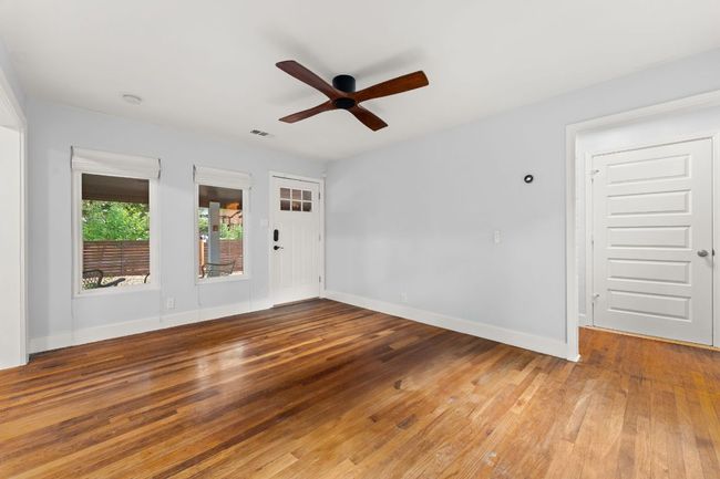 1904 S 6 Th St, House other with 2 bedrooms, 1 bathrooms and 2 parking in Austin TX | Image 6