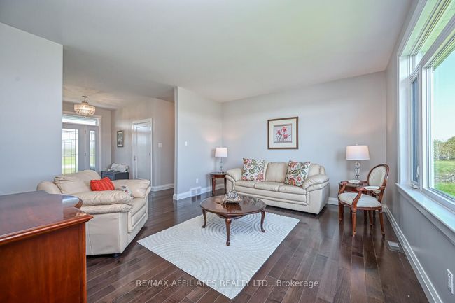 2064 Rosedale Road N, House other with 3 bedrooms, 3 bathrooms and 6 parking in Montague ON | Image 9