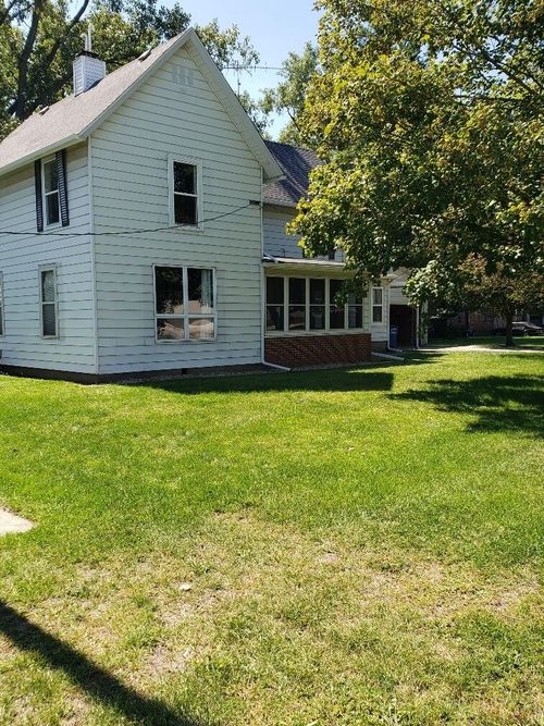 9052 W State Road 8, La Crosse, IN, 46348-9510 | Card Image