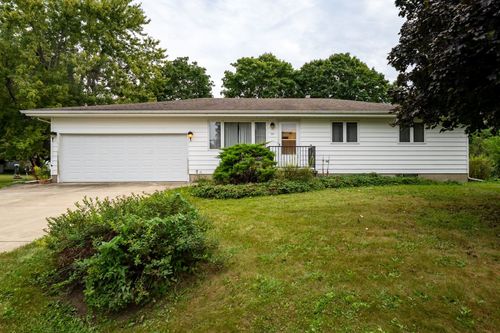 201 E Ririe Pl, Flanagan, IL, 61740-9019 | Card Image
